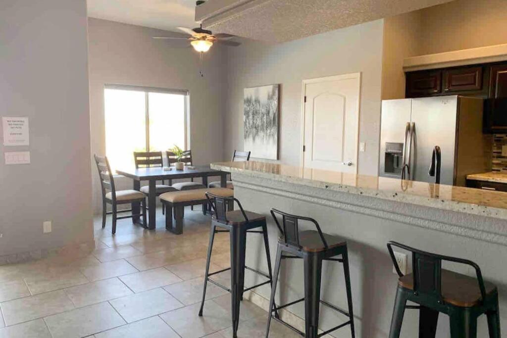 Luxurious Retreat! Pool, Spa, Gym&View Lake Havasu City Extérieur photo